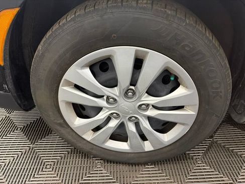 Used 2023 Kia Soul LX FWD image 16