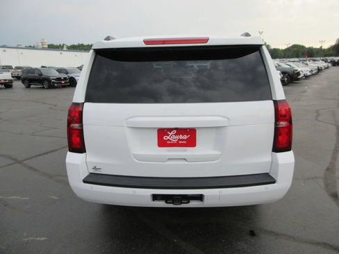 Used 2018 Chevrolet Suburban LT RWD image 7