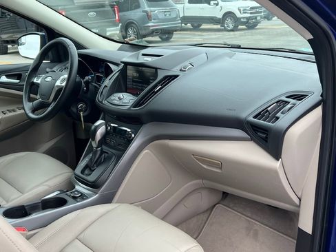 Used 2015 Ford Escape SE w/ Equipment Group 201A image 21