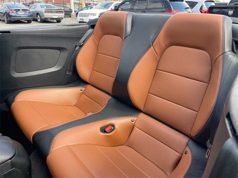 Used 2023 Ford Mustang GT Premium image 11
