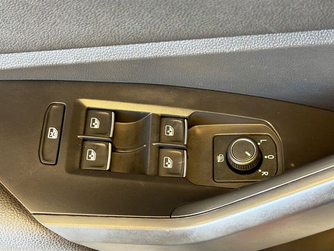 Used 2021 Volkswagen Jetta S w/ Driver Assistance Package FWD image 15