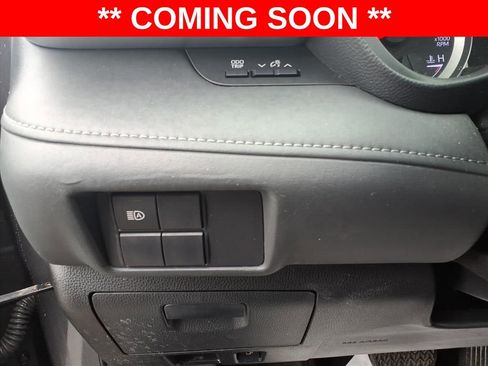 Used 2022 Toyota Highlander L image 18