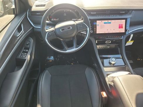 New 2026 Jeep Grand Cherokee Altitude image 7