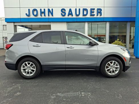 Used 2024 Chevrolet Equinox LS w/ LS Convenience Package FWD image 7