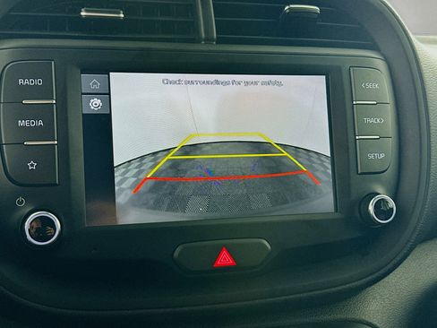 Used 2025 Kia Soul LX w/ LX Technology Package image 22