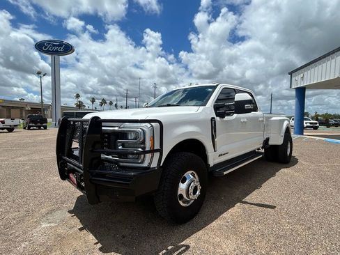 Used 2023 Ford F350 Lariat w/ FX4 Off-Road Package AWD/4WD image 3
