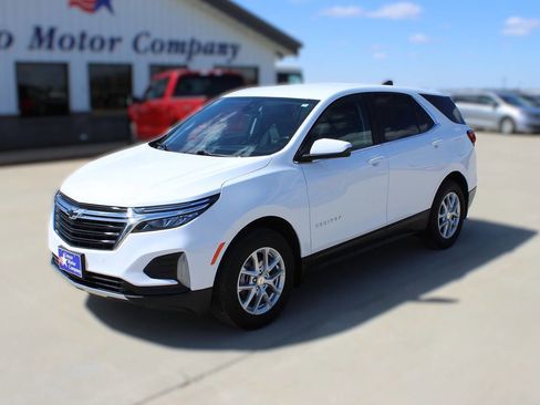 Used 2024 Chevrolet Equinox LT AWD/4WD image 1
