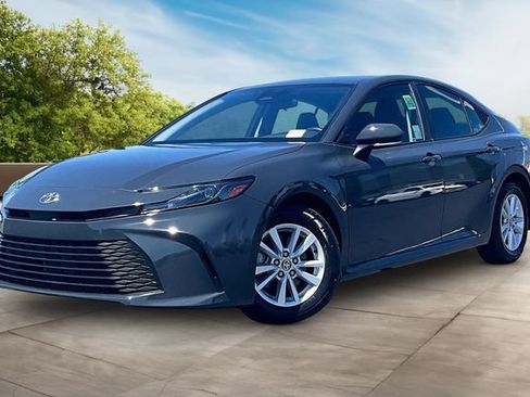 Used 2025 Toyota Camry LE FWD image 3