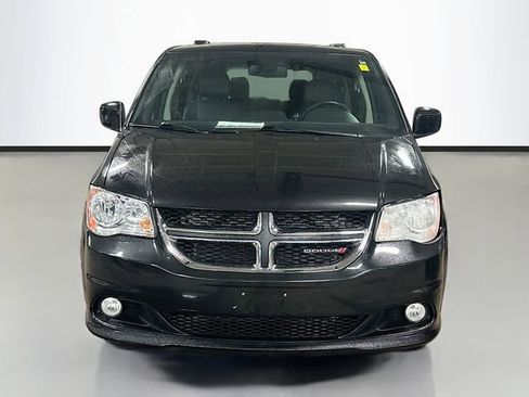 Used 2018 Dodge Grand Caravan SXT image 4