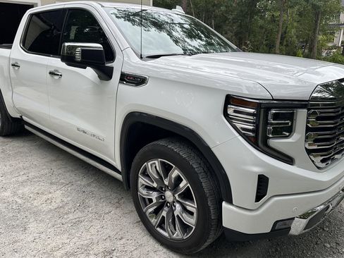 Used 2023 GMC Sierra 1500 Denali w/ Denali Reserve Package AWD/4WD image 2