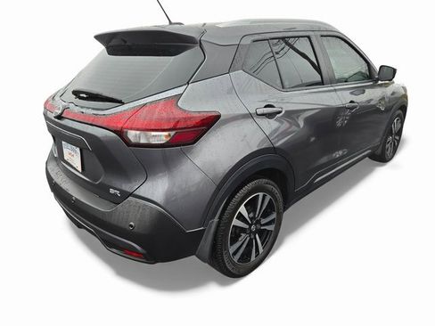 Used 2020 Nissan Kicks SR image 12