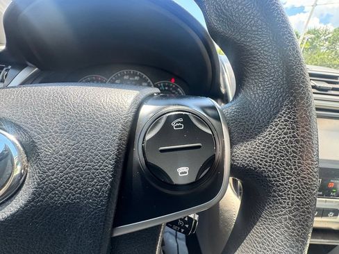 Used 2012 Toyota Camry LE FWD image 18