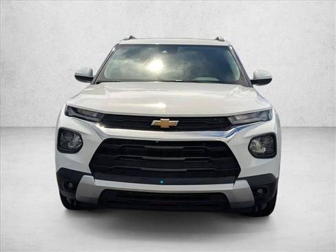 Used 2023 Chevrolet TrailBlazer LT w/ Convenience Package FWD image 2