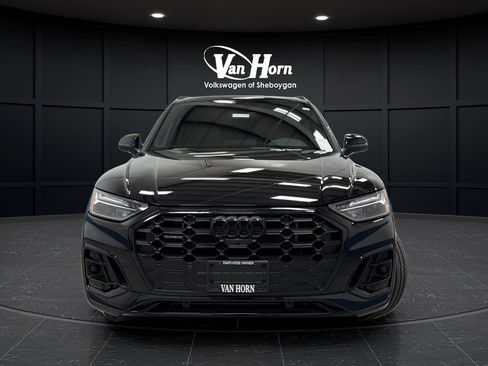 Used 2024 Audi Q5 e Premium Plus w/ Premium Plus Package AWD/4WD image 2