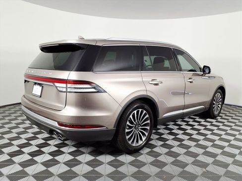 Used 2020 Lincoln Aviator Reserve w/ Class IV Trailer Tow Package image 4