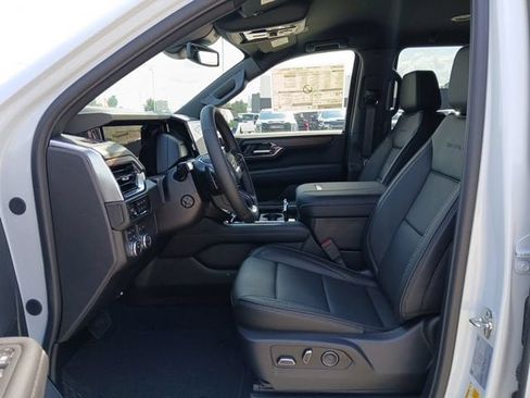New 2026 GMC Yukon XL Denali AWD/4WD image 15