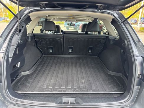 Used 2019 Subaru Outback 2.5i Limited AWD/4WD image 14