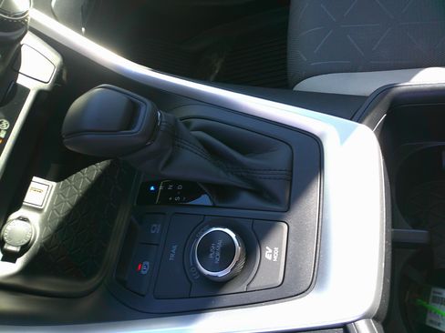 Used 2025 Toyota RAV4 XLE image 25