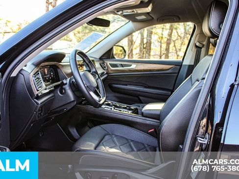 Used 2024 Volkswagen Atlas SE image 17