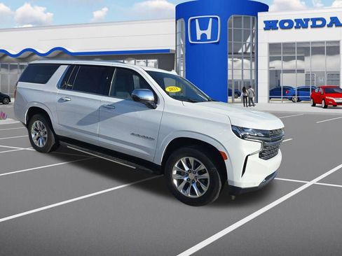 Used 2023 Chevrolet Suburban Premier image 2