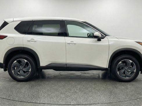 Used 2025 Nissan Rogue SV AWD/4WD image 11