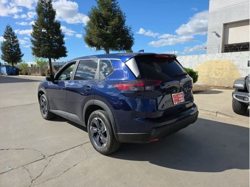 Used 2026 Nissan Rogue SV image 6