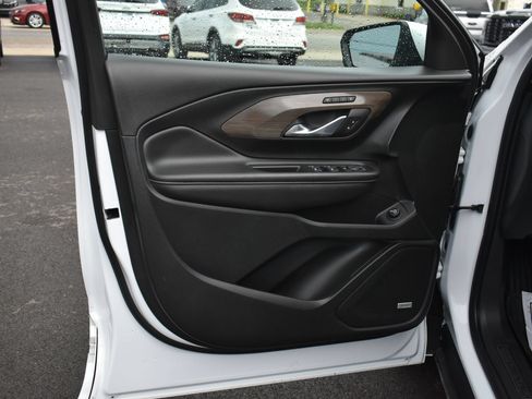 Used 2023 GMC Terrain Denali w/ LPO, Floor Liner Package AWD/4WD image 12