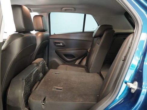 Used 2019 Chevrolet Trax LT w/ LT Convenience Package FWD image 26