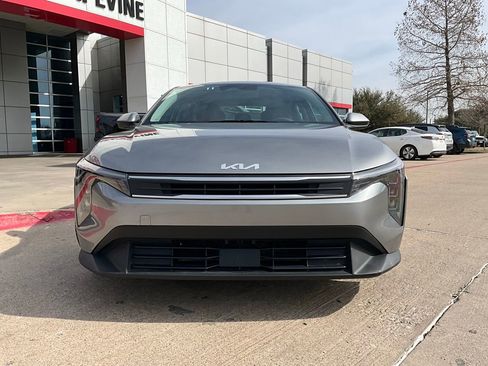 Used 2025 Kia K4 LXS image 3