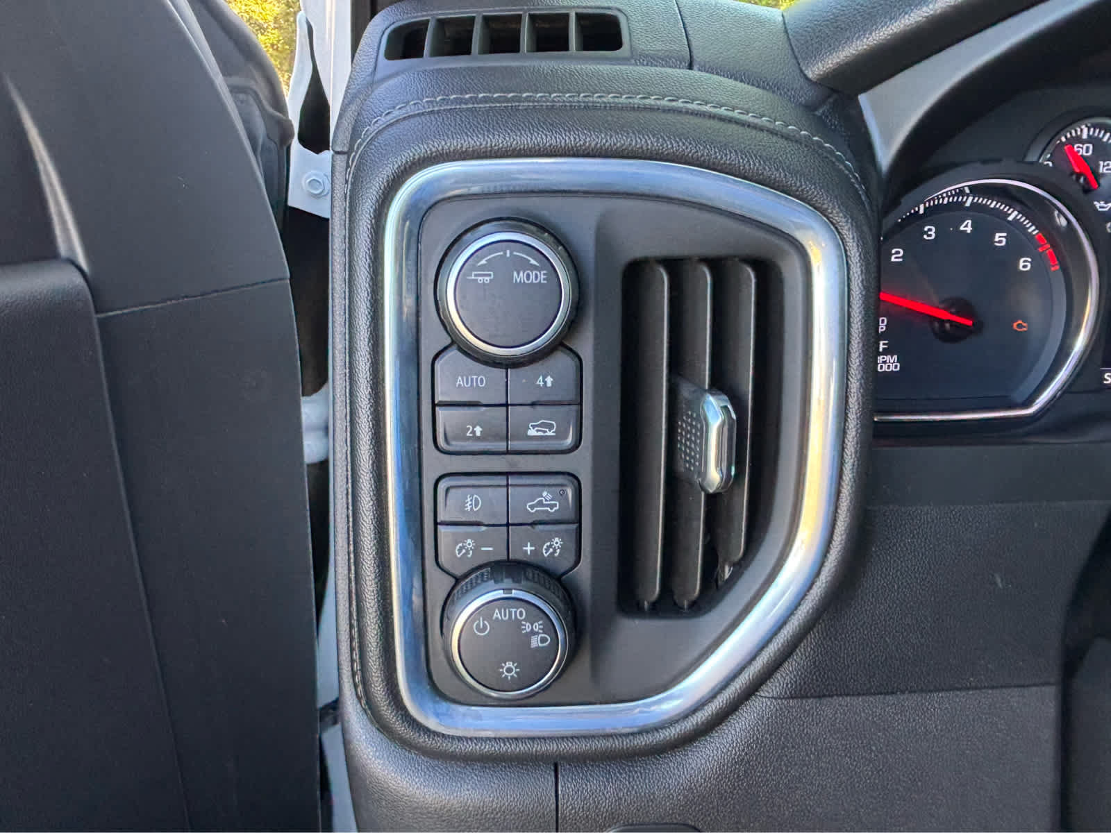 Used 2020 Chevrolet Silverado 1500 RST w/ Texas Edition AWD/4WD image 21