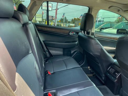 Used 2017 Subaru Outback 2.5i Limited AWD/4WD image 35