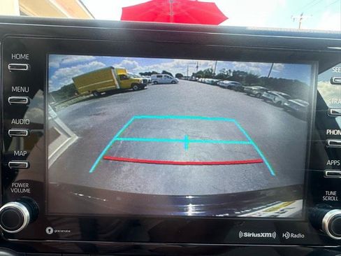 Used 2022 Toyota Highlander XLE image 16