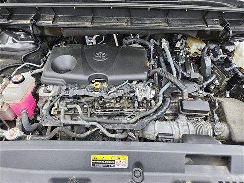 Used 2023 Toyota Highlander LE image 21