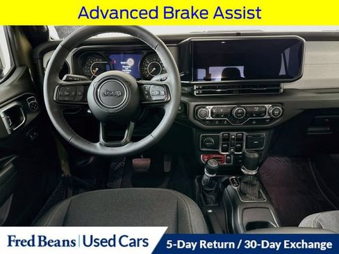 Used 2025 Jeep Gladiator Sport AWD/4WD image 27