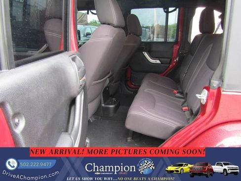 Used 2013 Jeep Wrangler Unlimited Sahara w/ Connectivity Group AWD/4WD image 8