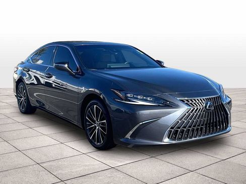 Used 2025 Lexus ES 300h w/ Premium Package FWD image 2