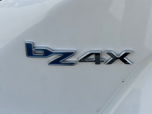 Used 2024 Toyota bZ4X XLE image 29