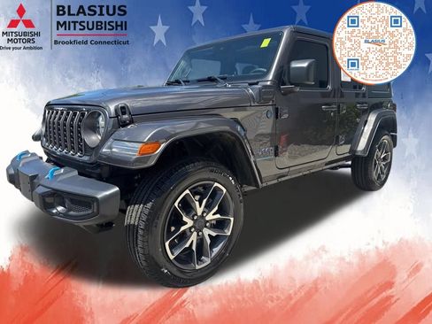 Used 2024 Jeep Wrangler Unlimited w/ Convenience Group AWD/4WD image 19