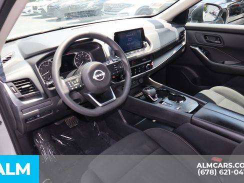 Used 2024 Nissan Rogue S FWD image 10