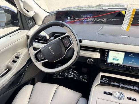 New 2026 Lincoln Navigator L Reserve w/ Jet Appearance Package AWD/4WD image 14