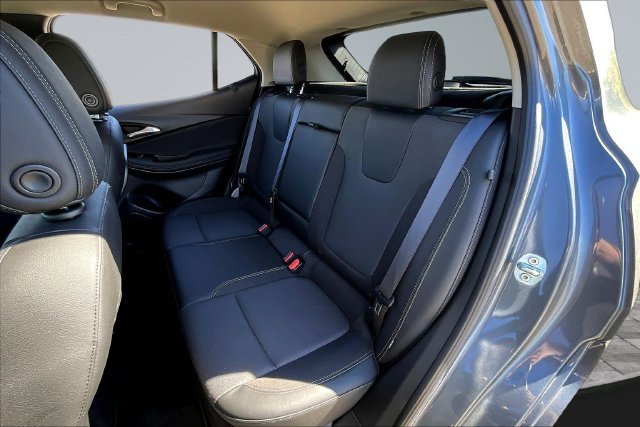 Used 2022 Buick Encore GX Select w/ Sport Touring Package FWD image 22