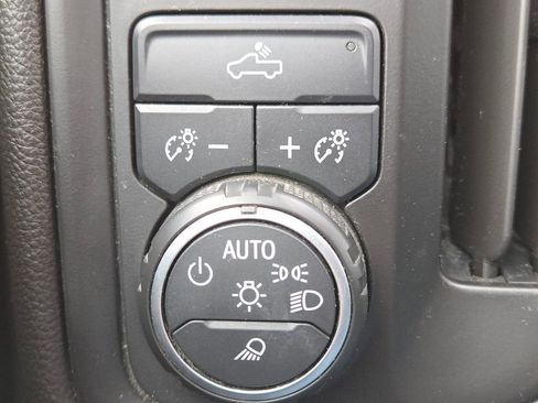 Used 2021 Chevrolet Silverado 1500 W/T w/ WT Value Package AWD/4WD image 16