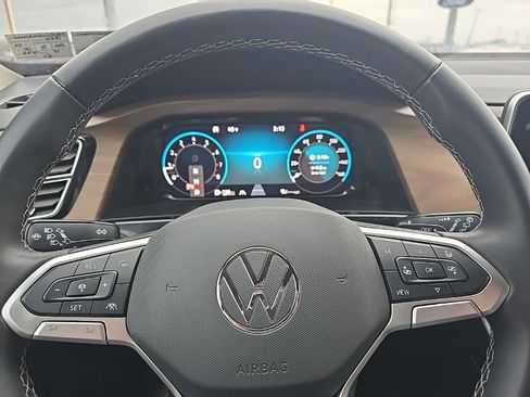 Used 2024 Volkswagen Atlas SE image 27