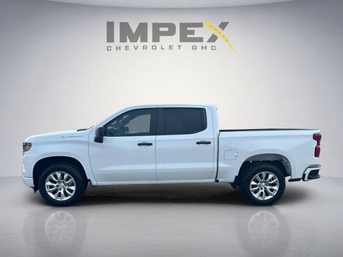 Used 2023 Chevrolet Silverado 1500 Custom RWD image 2