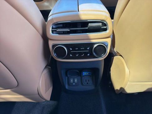 Used 2023 Genesis GV80 3.5T AWD/4WD image 15