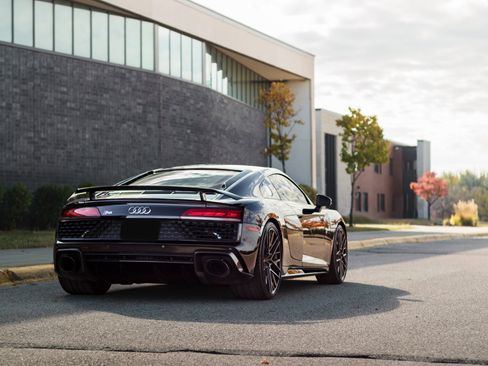 Used 2020 Audi R8 V10 performance image 6