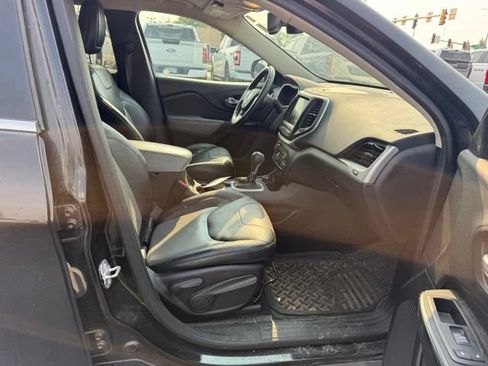 Used 2014 Jeep Cherokee Limited AWD/4WD image 12