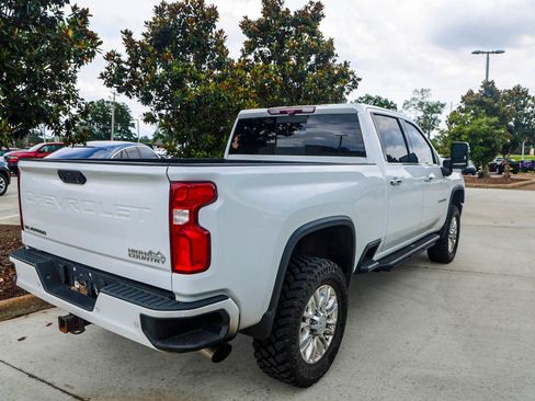 Used 2020 Chevrolet Silverado 2500 High Country w/ Z71 Off-Road Package AWD/4WD image 3