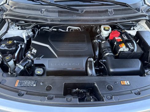 Used 2016 Ford Explorer Platinum image 34