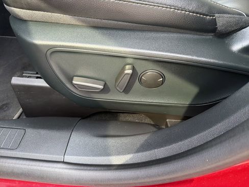 Certified 2022 Ford Escape Titanium w/ Titanium Elite Package FWD image 18